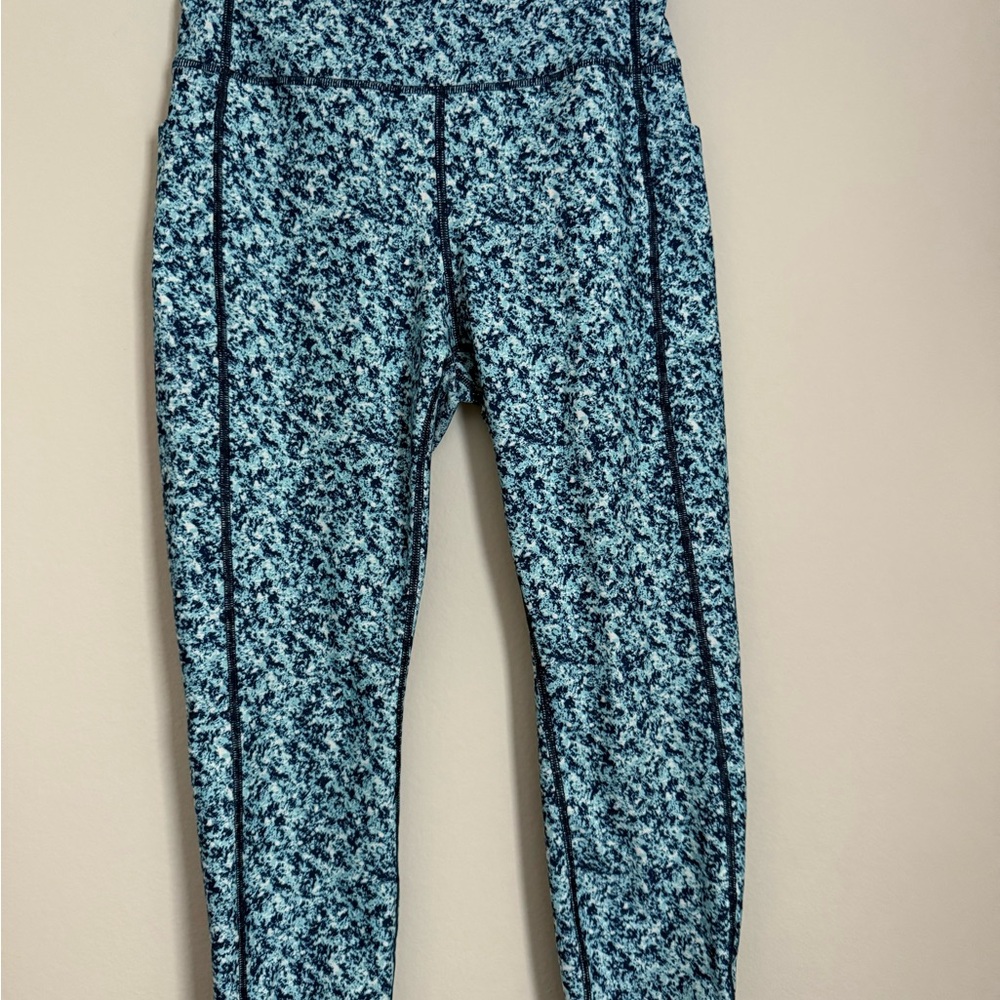 Athletic Works Blue Patterned Performance Cropped… - image 5